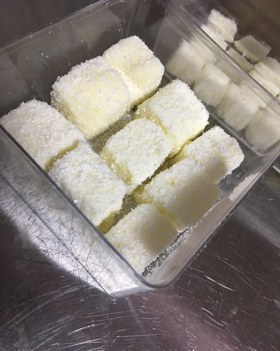 完胜85度C牛奶椰丝小方