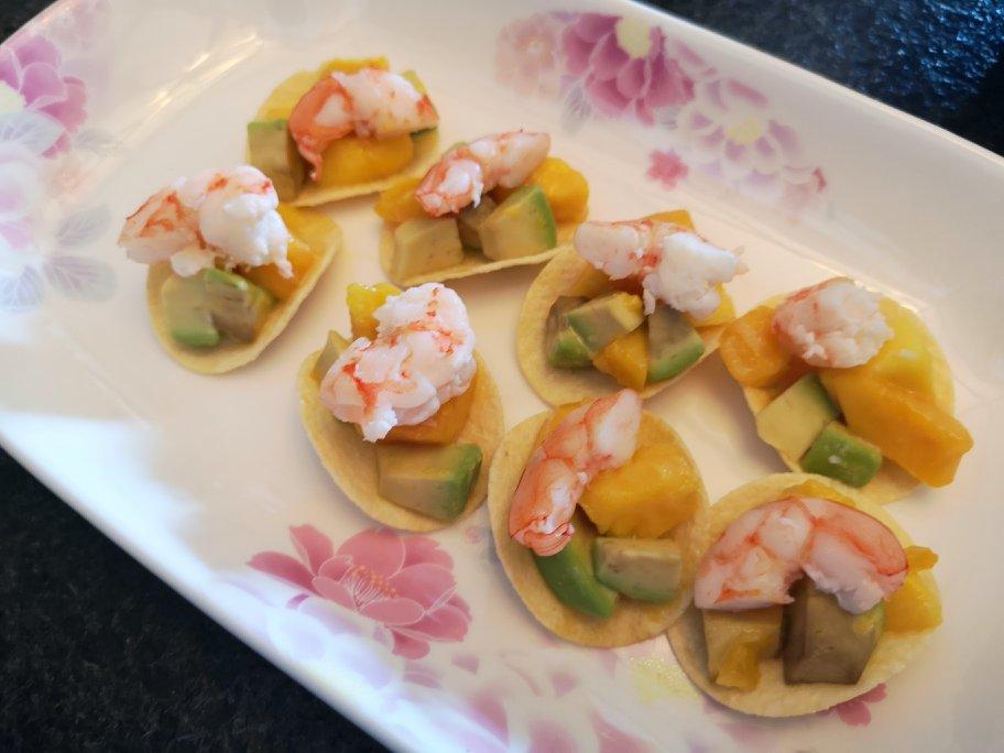 【薯片牛油果大虾沙拉】