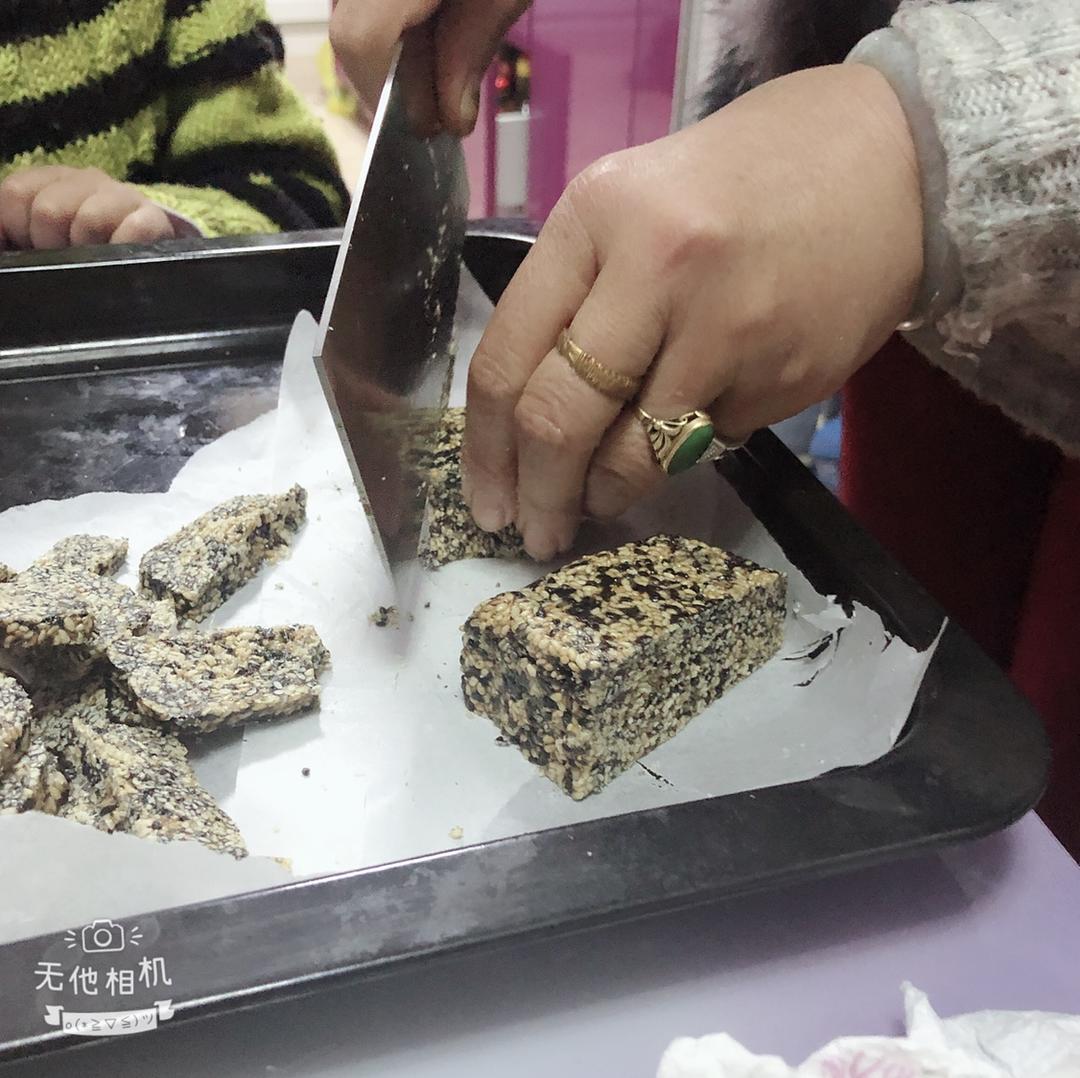 最好吃的黑芝麻糖！