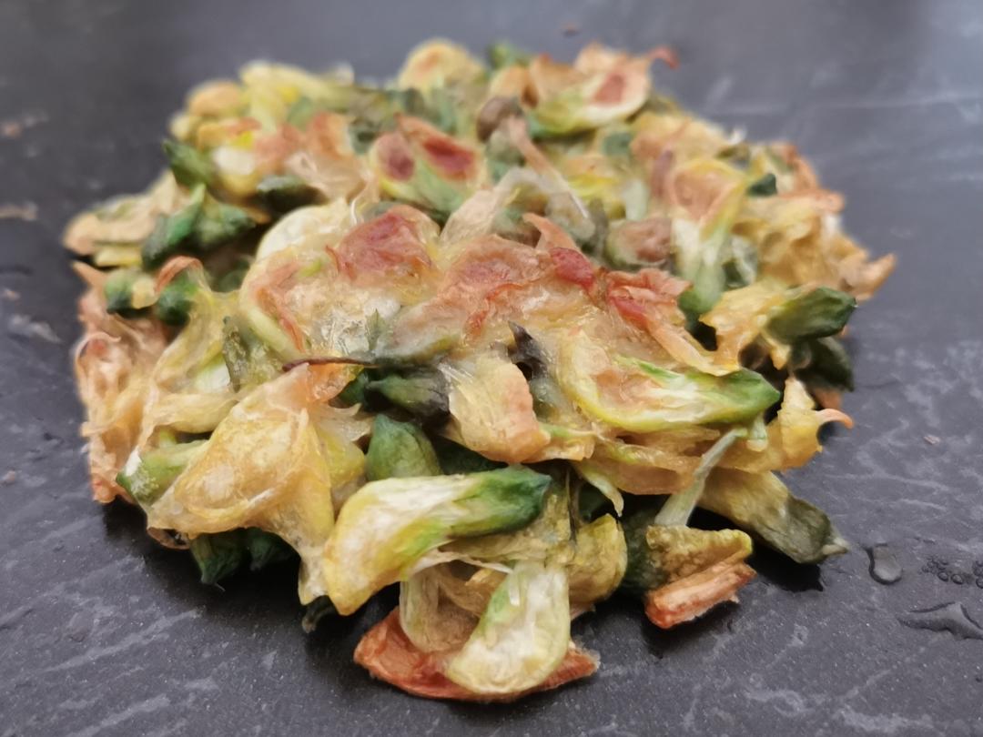 烤洋槐花甜饼