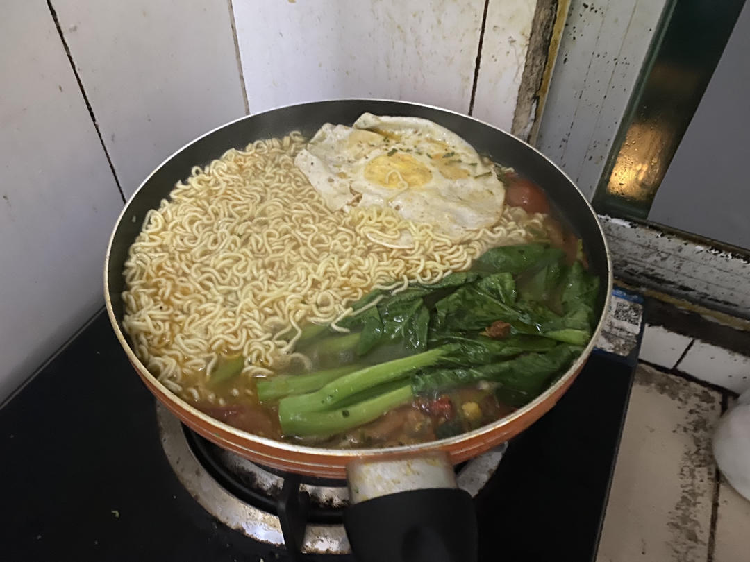 不想点外卖了做的火遍全网的煮泡面方法