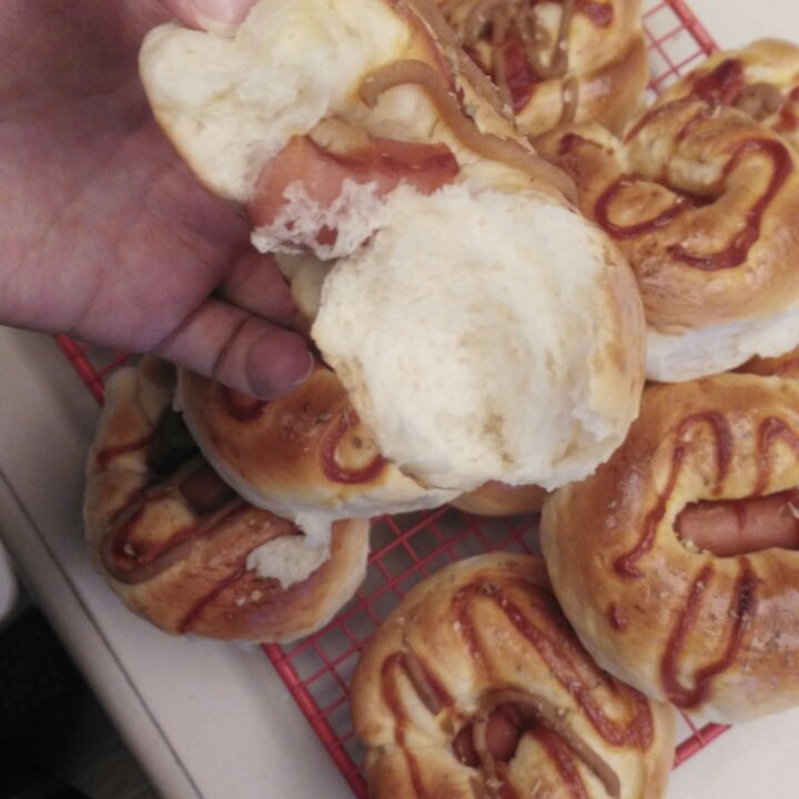 脆皮肠仔餐包