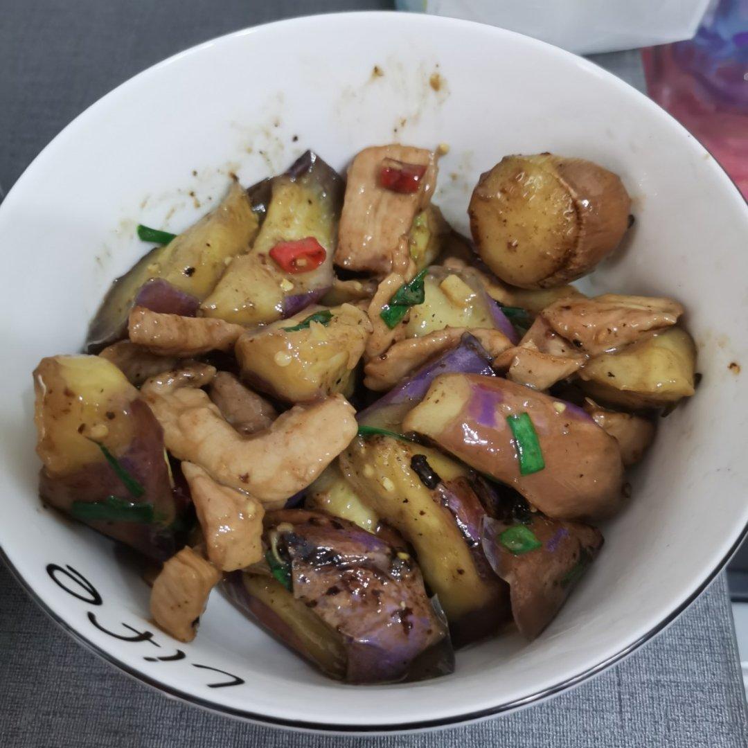 不会变黑的肉末茄子特别废饭