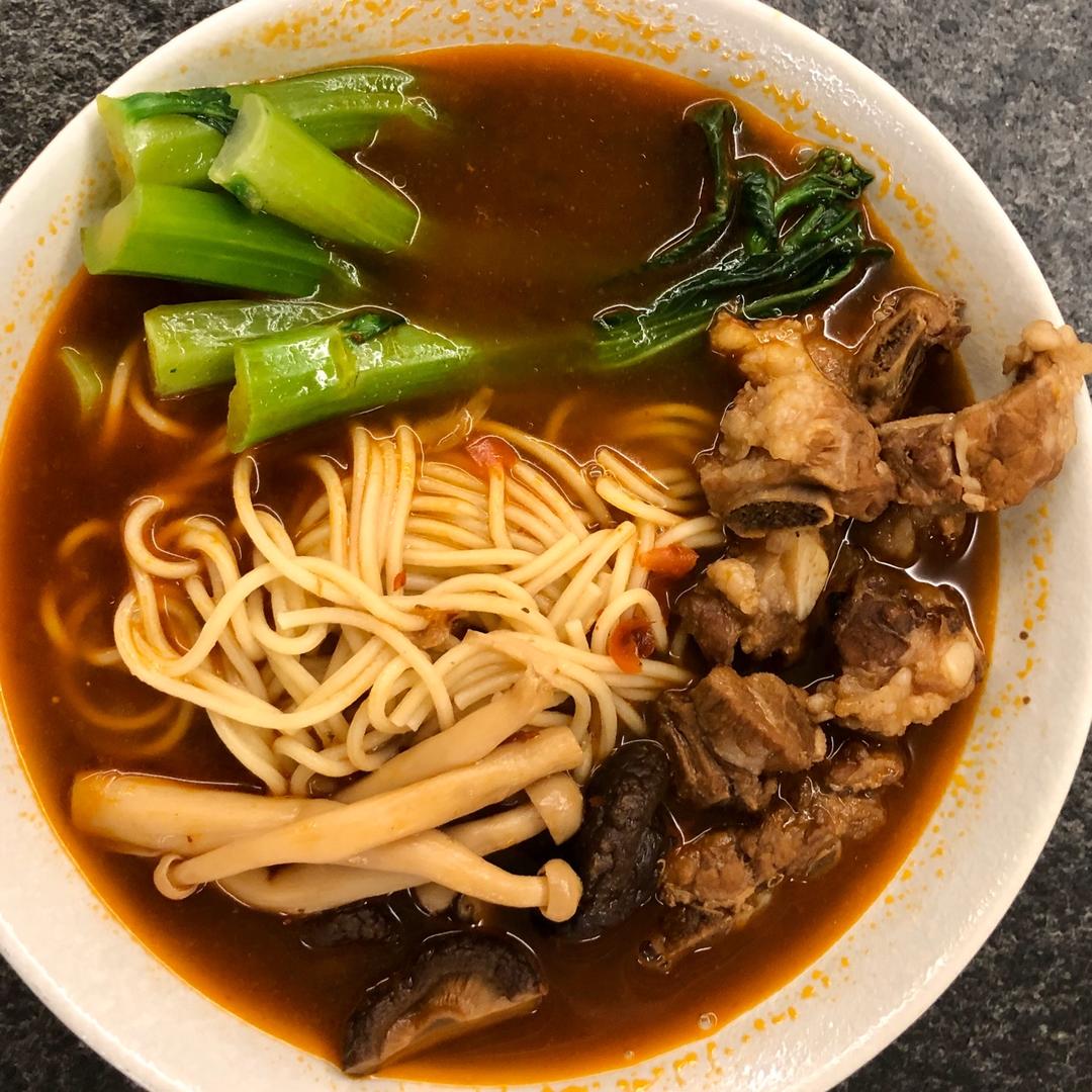 红烧排骨面
