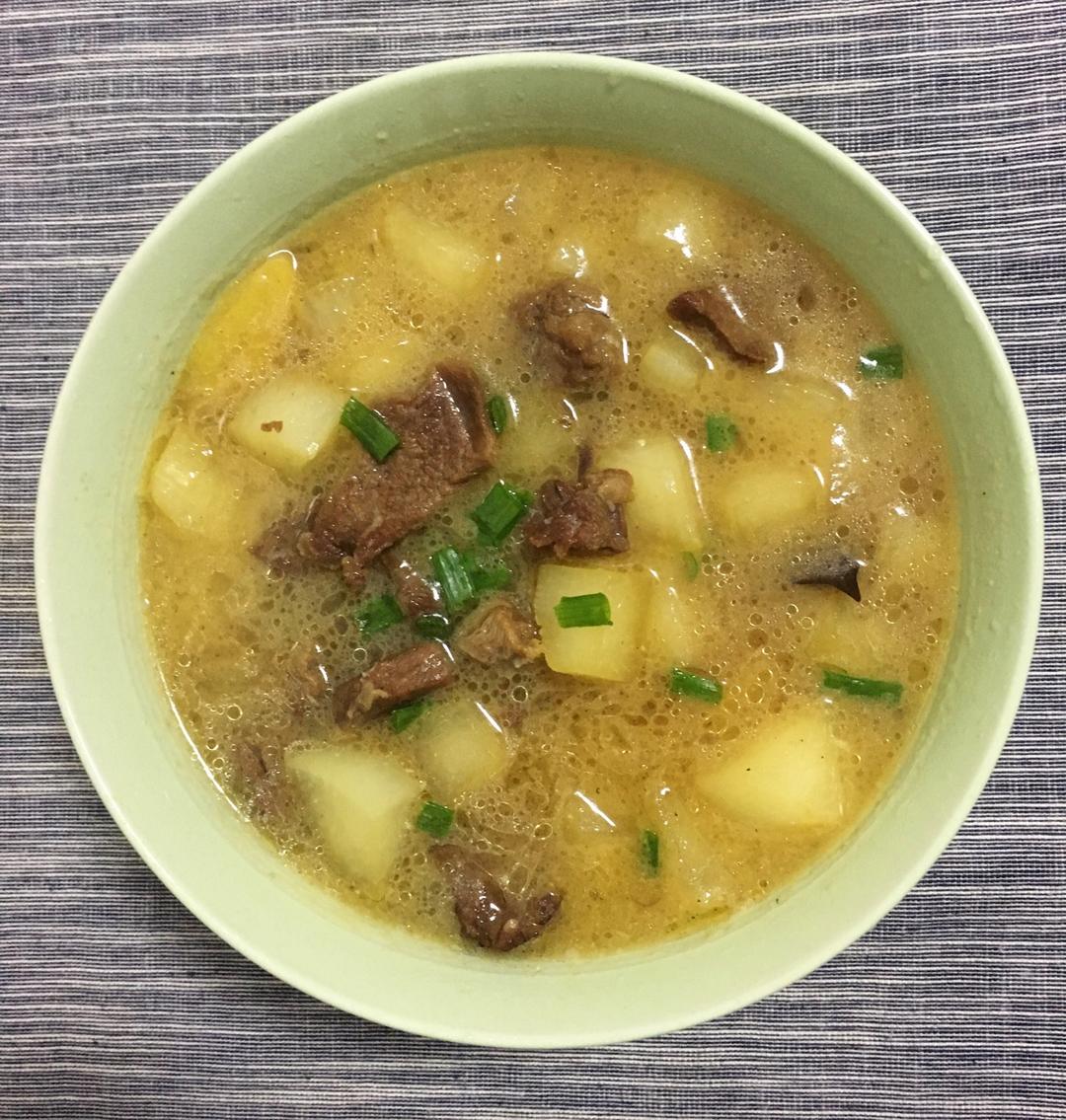 牛肉炖萝卜