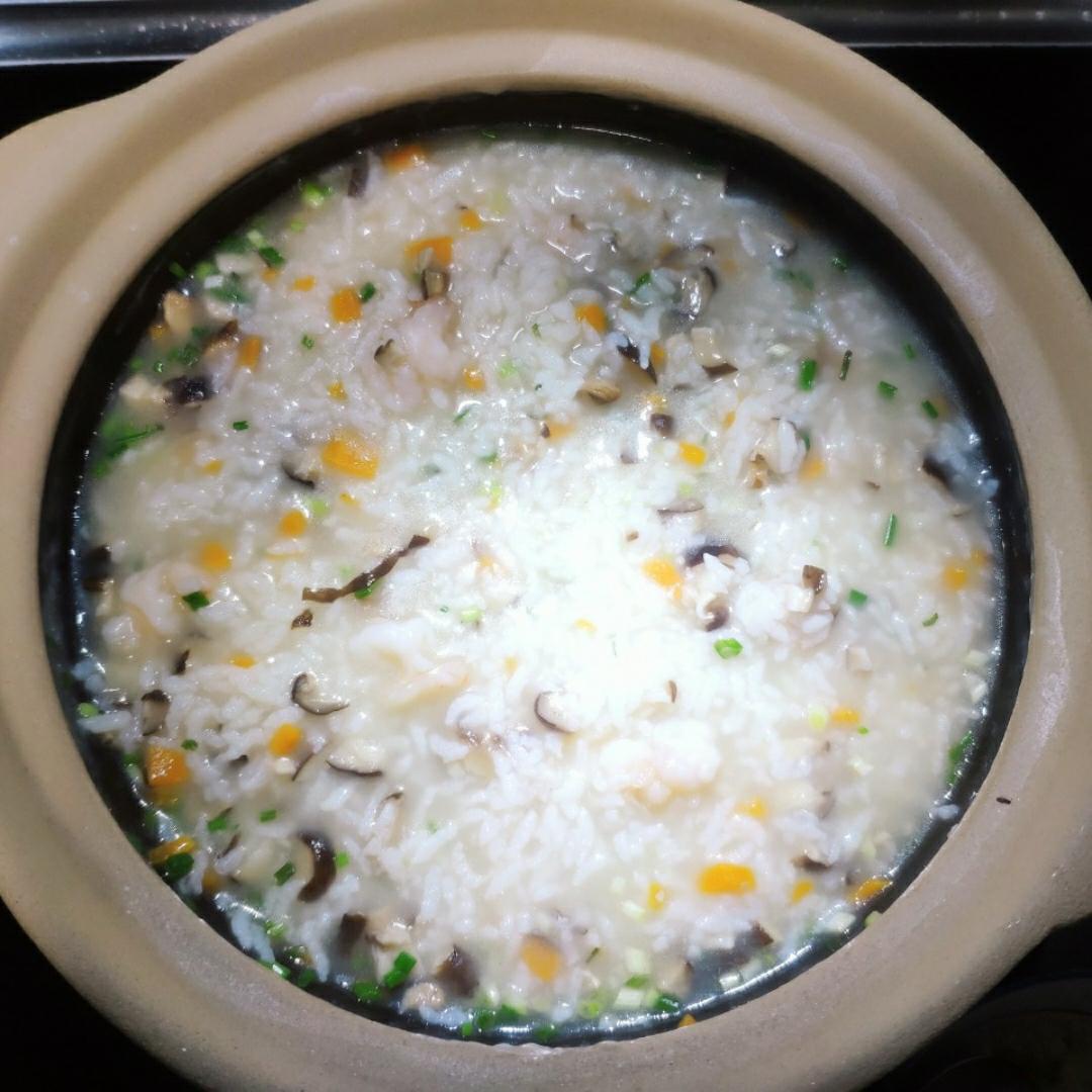 美味营养的胡萝卜香菇虾仁🍤粥 老少皆宜