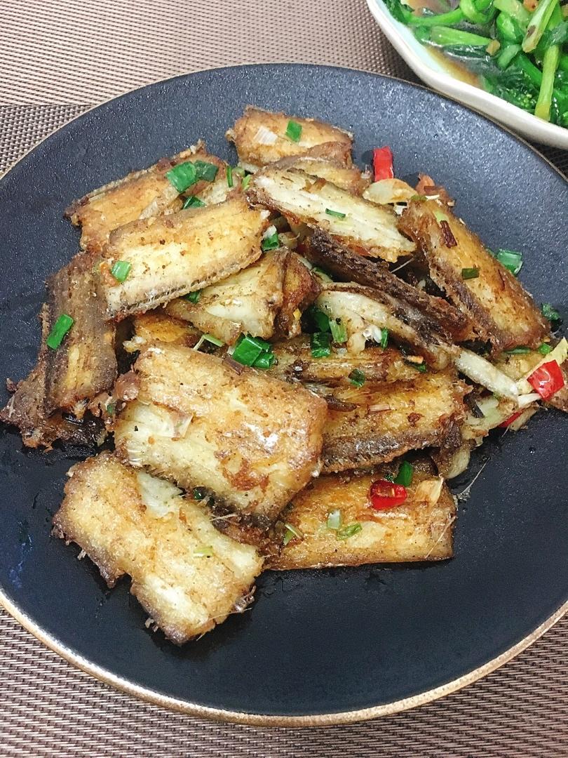 【香煎带鱼】附送超多煎鱼技巧~