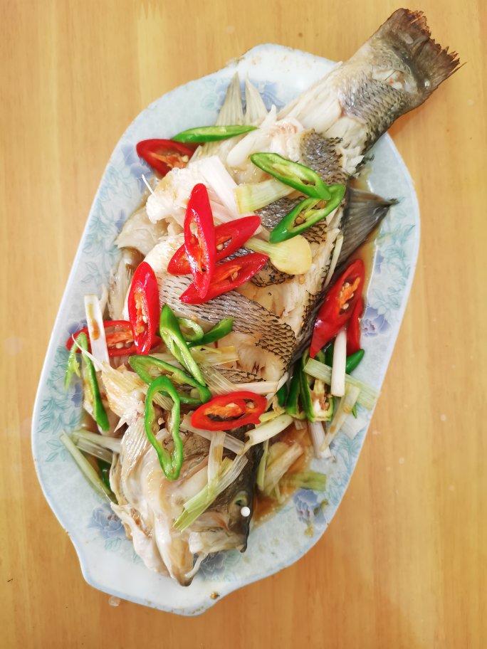 下厨房用户cxtd做的超入味清蒸鱼清蒸鲈鱼桂花鱼家常独创