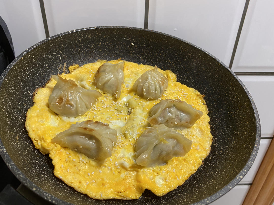 抱蛋煎饺，让速冻饺子好看又好吃～蘸醋吃爱了爱了