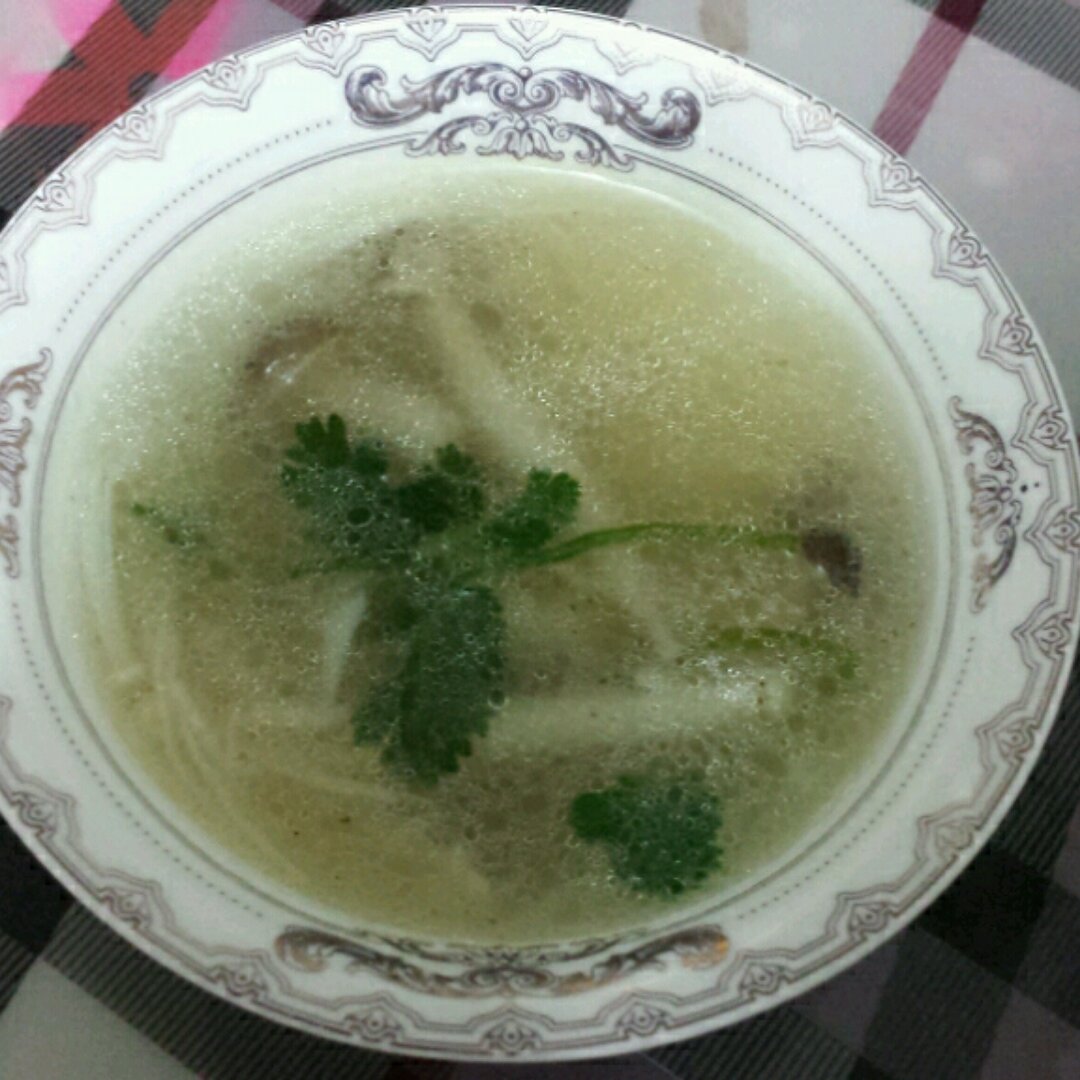 新鲜菌汤（蘑菇汤）