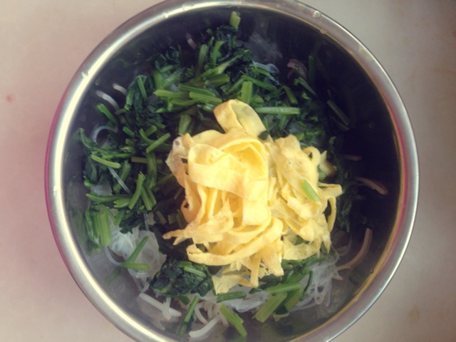 豆芽菠菜拌粉丝