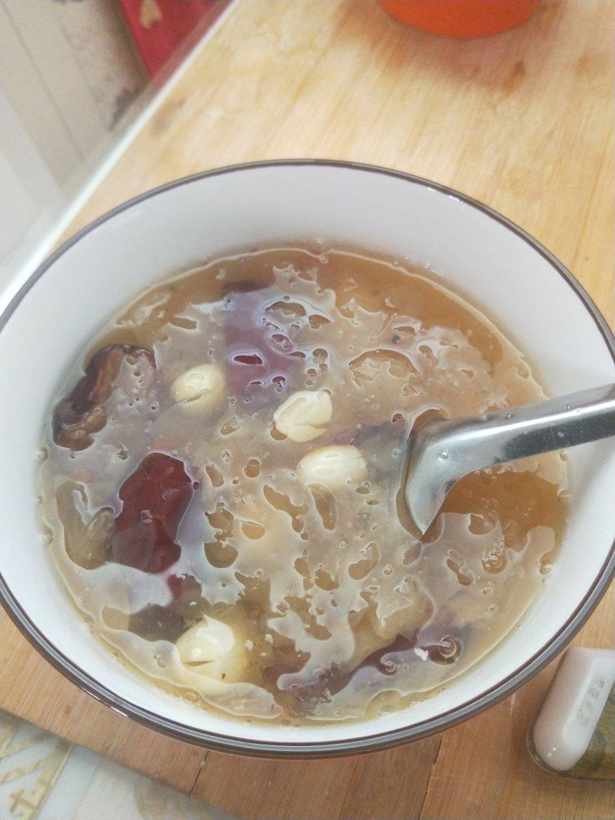 红枣银耳莲子羹（有出胶质、出胶，懒人的电压力锅版）