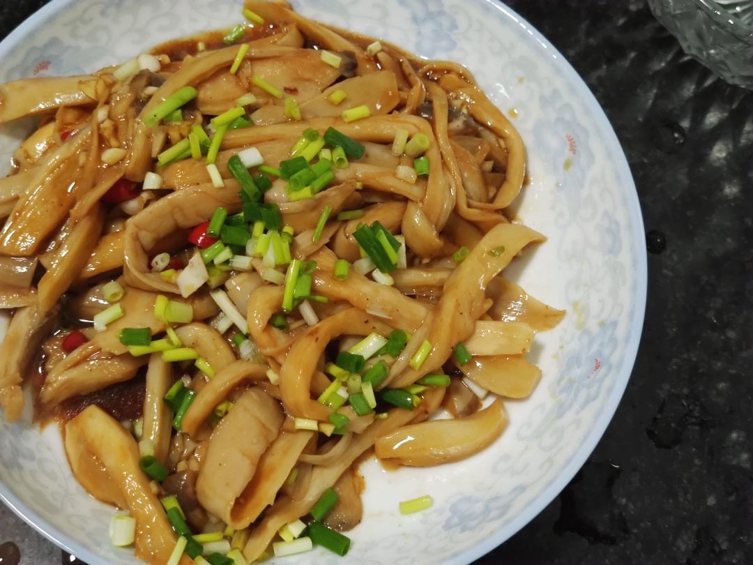 比肉还好吃的【手撕凉拌杏鲍菇】，上桌扫光光