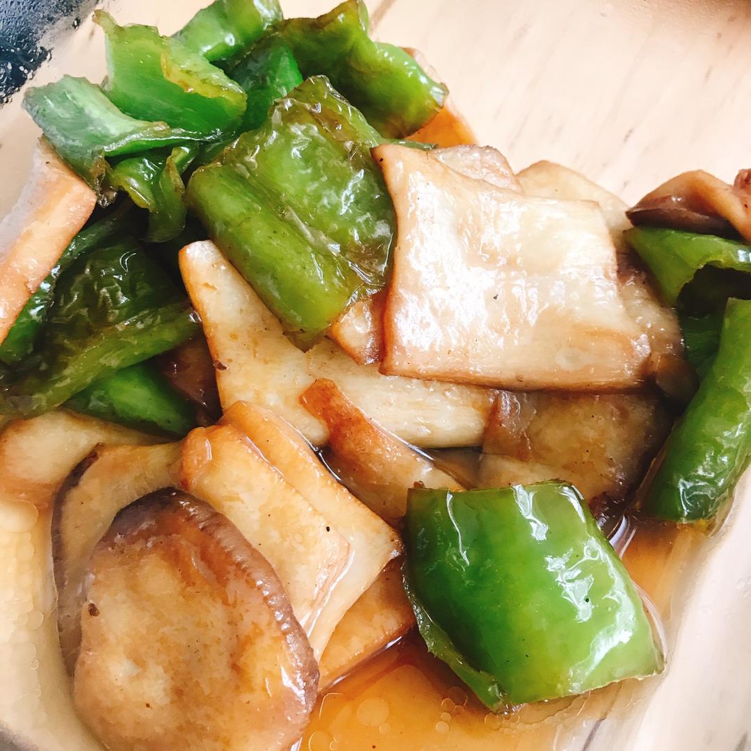 青椒素炒杏鲍菇