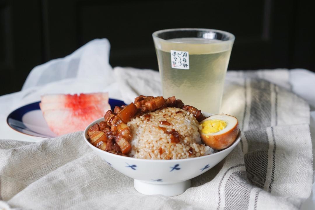 洋葱酥卤肉饭