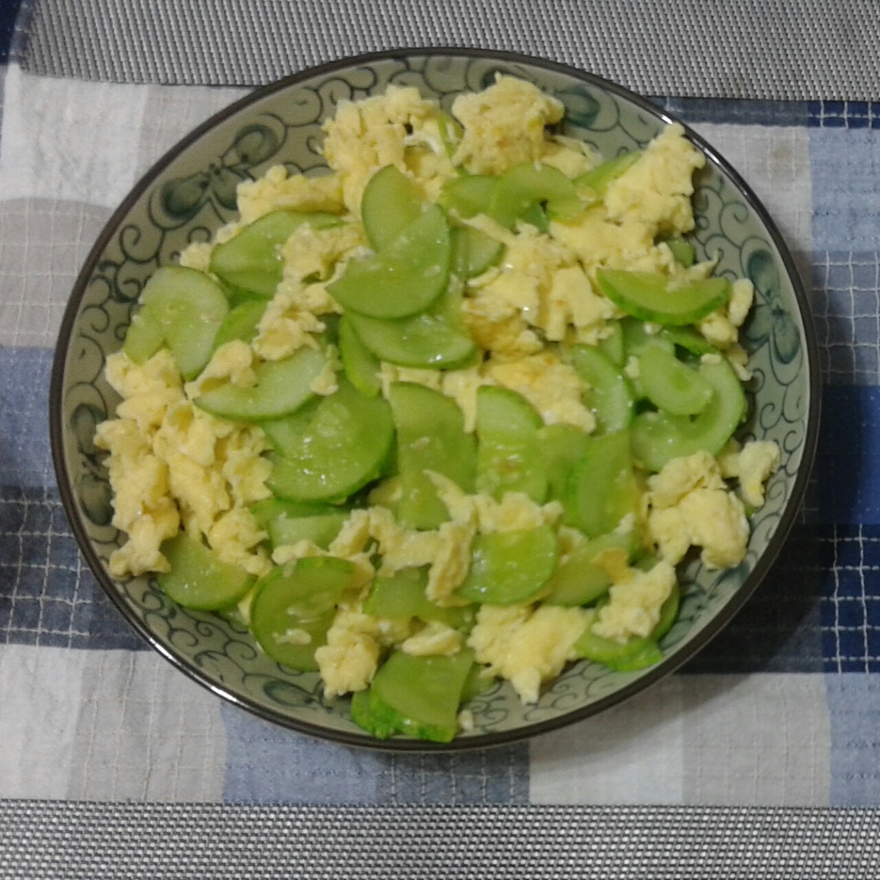 黄瓜炒鸡蛋