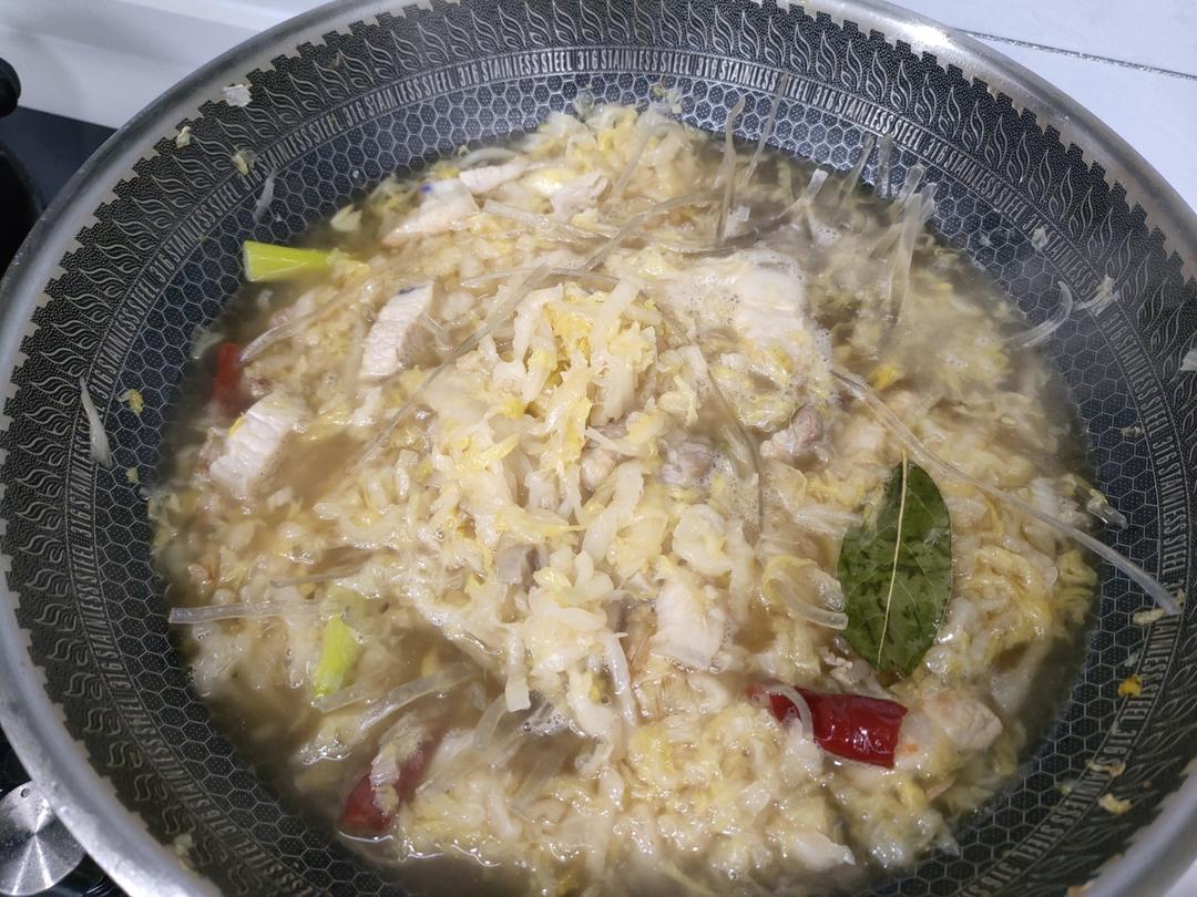 东北酸菜猪肉炖粉条