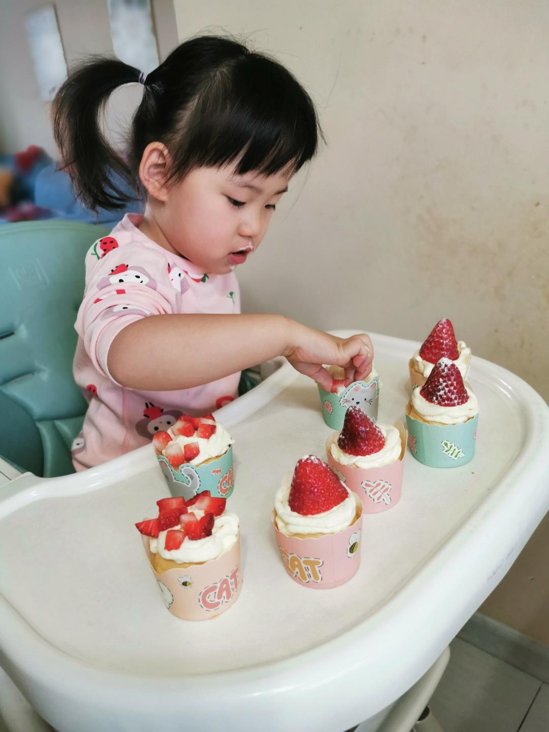 纸杯蛋糕 8寸戚风蛋糕的量