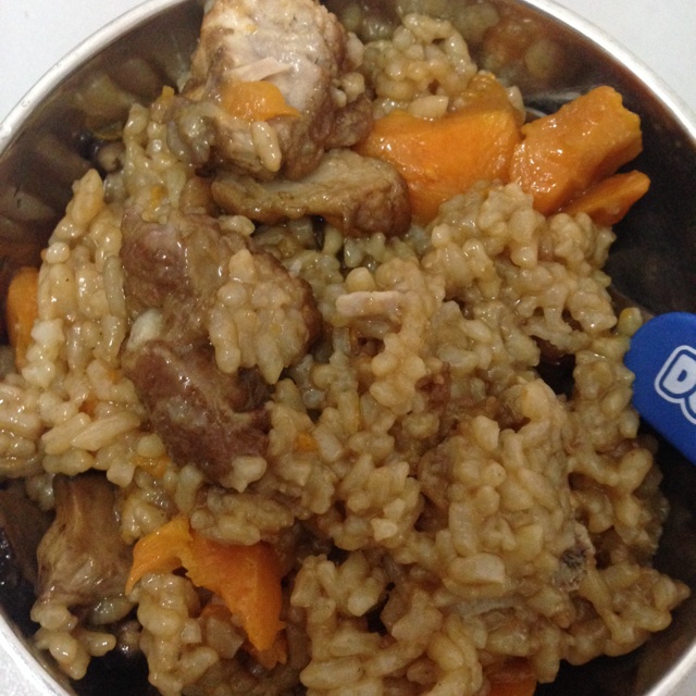 喷香排骨焖饭（爆好吃）