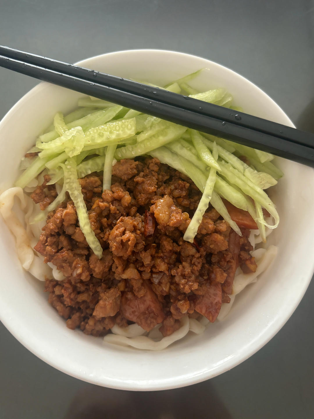真想让你们尝尝这碗肉酱拌面🍜太香太香了