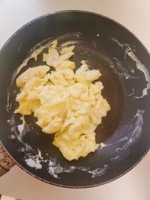 煎蛋锅就能做的5分钟超嫩美式炒蛋 健康无油的做法 步骤4