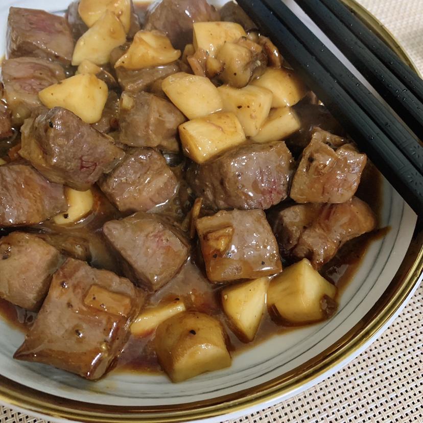 牛运亨通之黑椒杏鲍菇牛肉粒