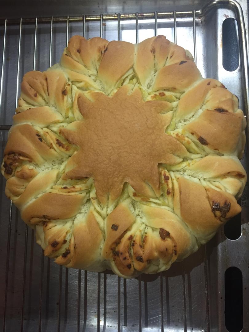 【小高姐】蒜香浓郁 造型优美 不用揉出手膜的面包