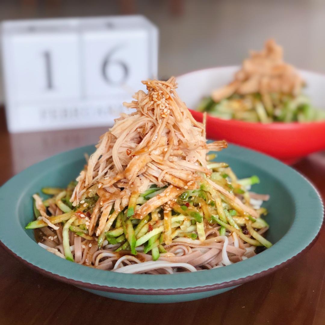鸡丝凉面