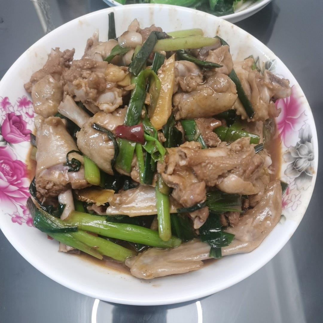 传统正宗的啤酒鸭配方和做法，鲜嫩香浓，只需炒千万不要焯水