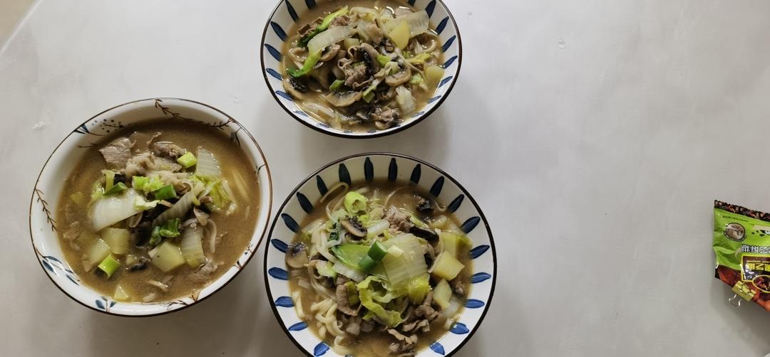 暖胃一锅出丨鸡肉粥&牛肉汆面&肉末芋头饭