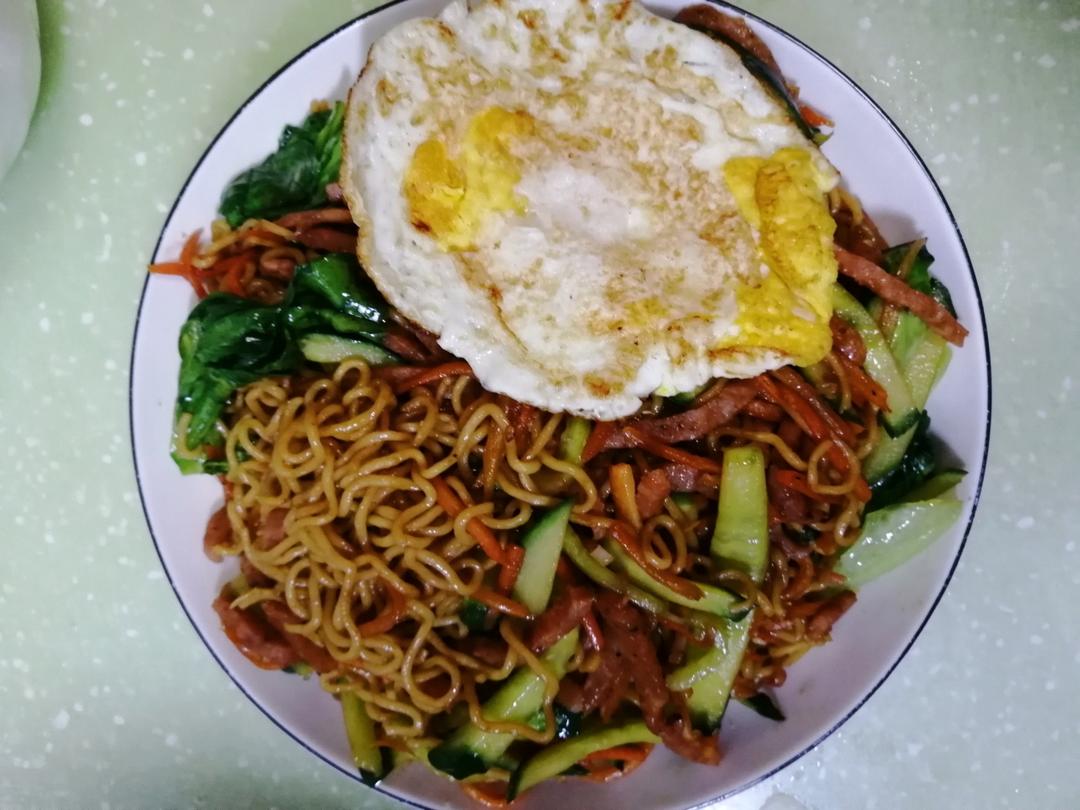秒杀路边摊✨好吃到没朋友‼️懒人炒方便面🍜