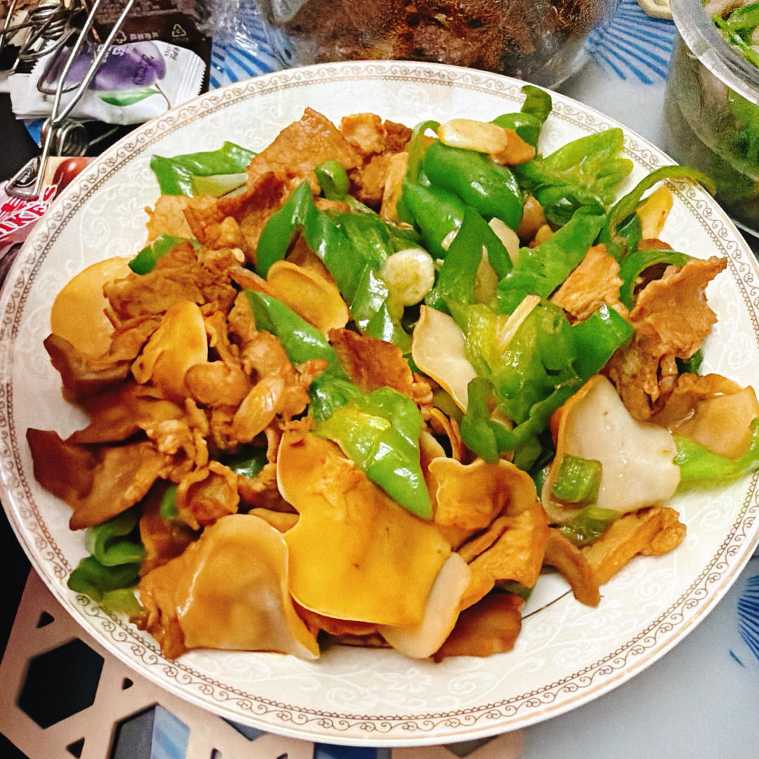 火遍湖南费大厨辣椒炒肉超下饭青椒木耳炒肉