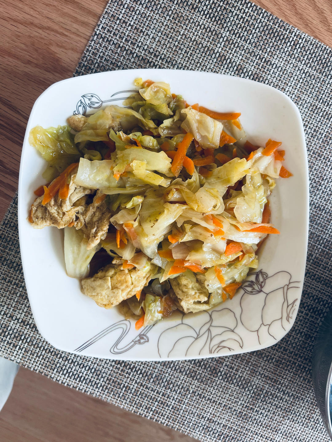 包菜胡萝卜炒鸡蛋