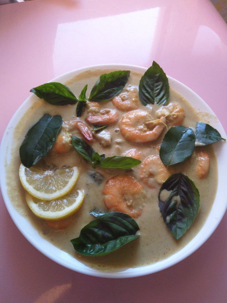 泰式鲜虾青咖喱.Thai green prawn curry.