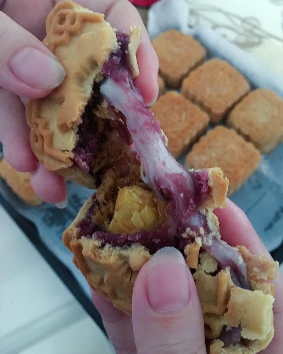 网红拉丝月饼