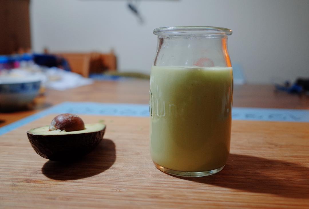 牛油果奶昔（Keto)的做法