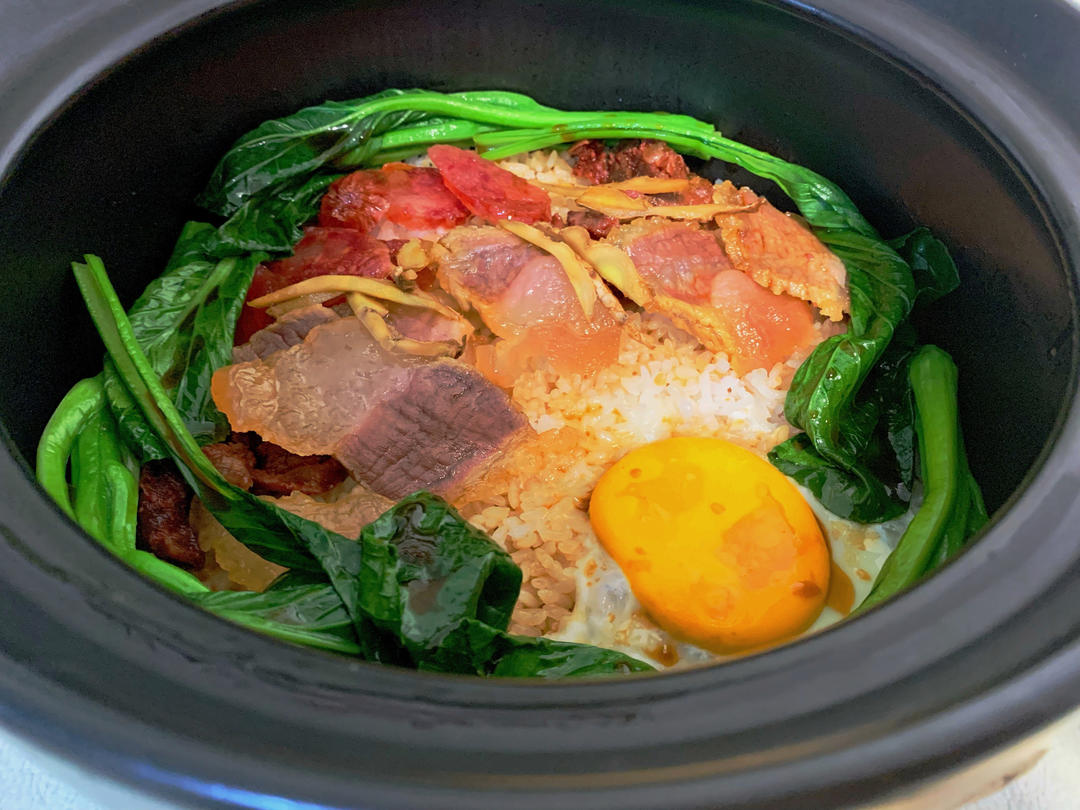 广式腊味煲仔饭