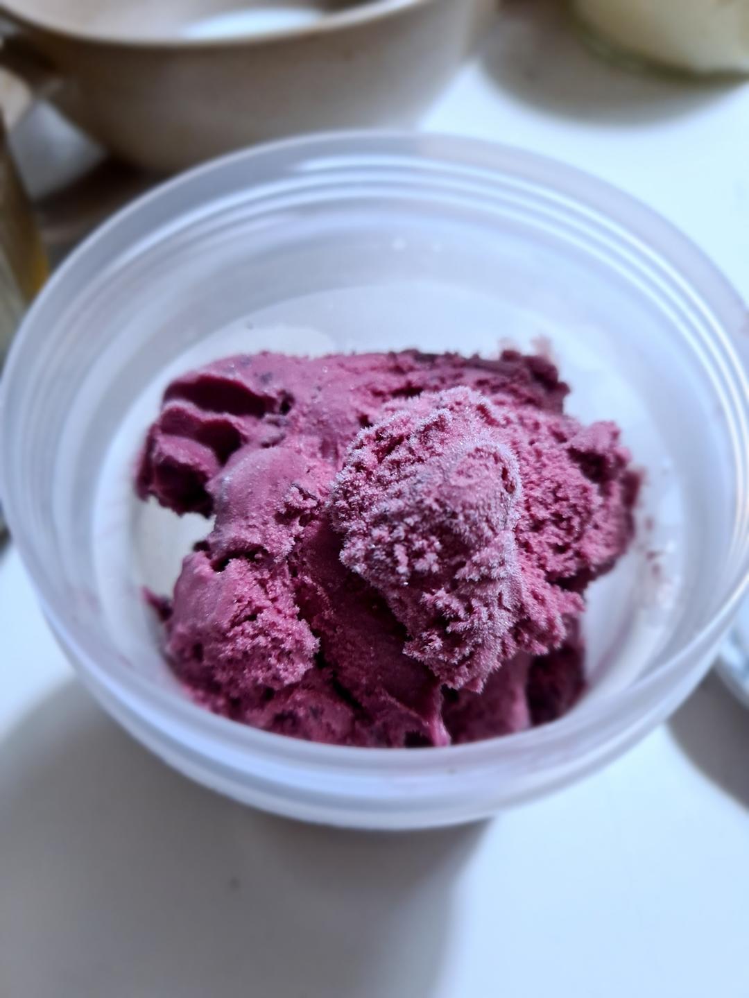 树莓冰淇淋 Himbeereis