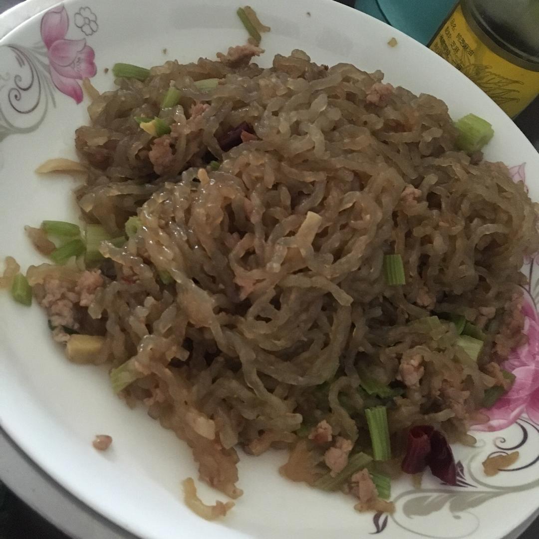 蚂蚁上树（红薯粉）