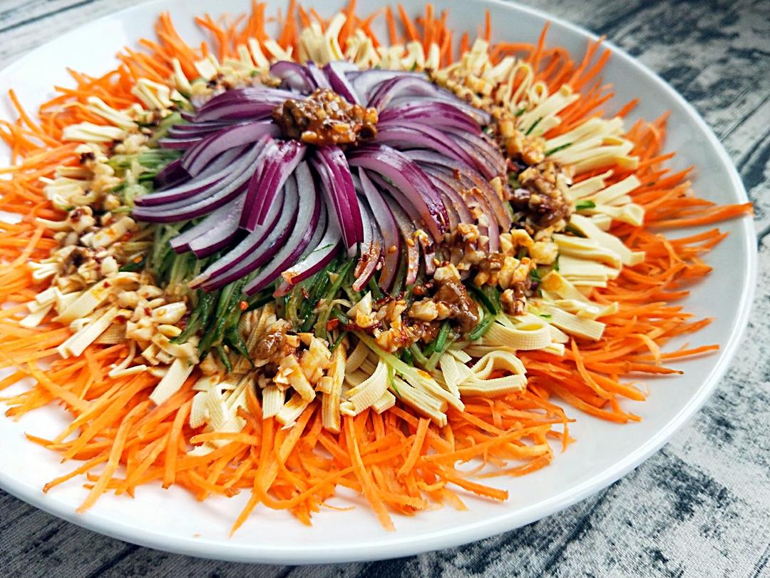 王筱沐做的凉拌五彩花边菜