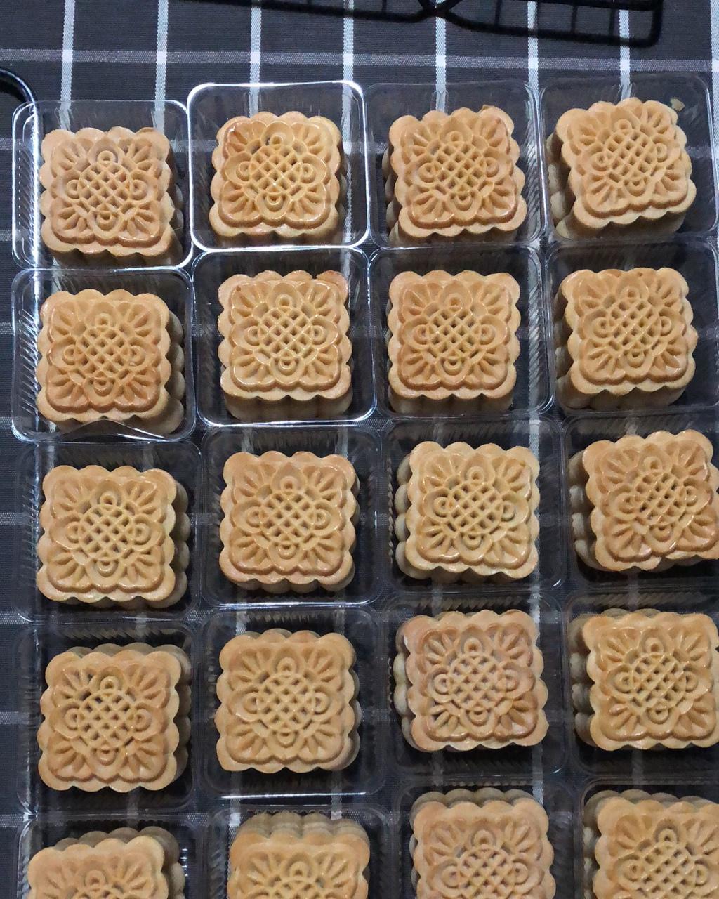 广式月饼—蛋黄莲蓉月饼