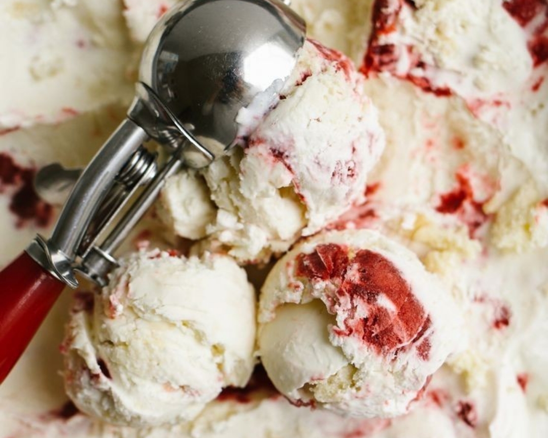 草莓奶酪冰淇淋