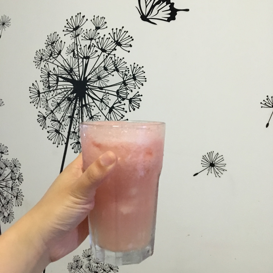 最好喝的搭配——agnes b cafe的荔枝西瓜汁