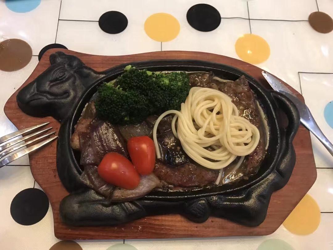 黑椒牛排（配土豆/鸡蛋，意面/蔬菜）