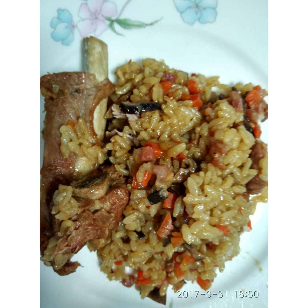 喷香排骨焖饭（爆好吃）
