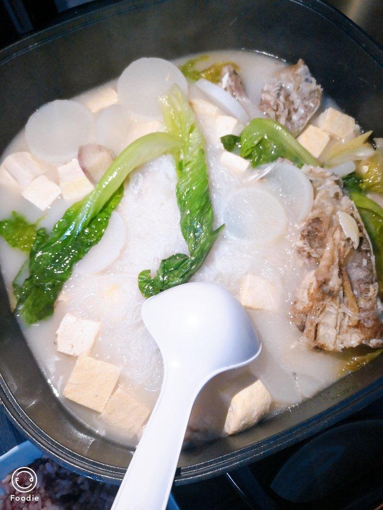 鱼头豆腐汤