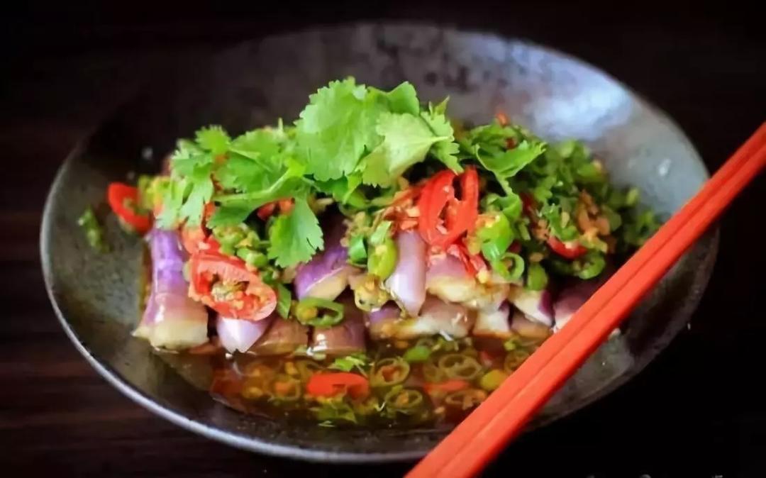 《凉拌茄子》的做法