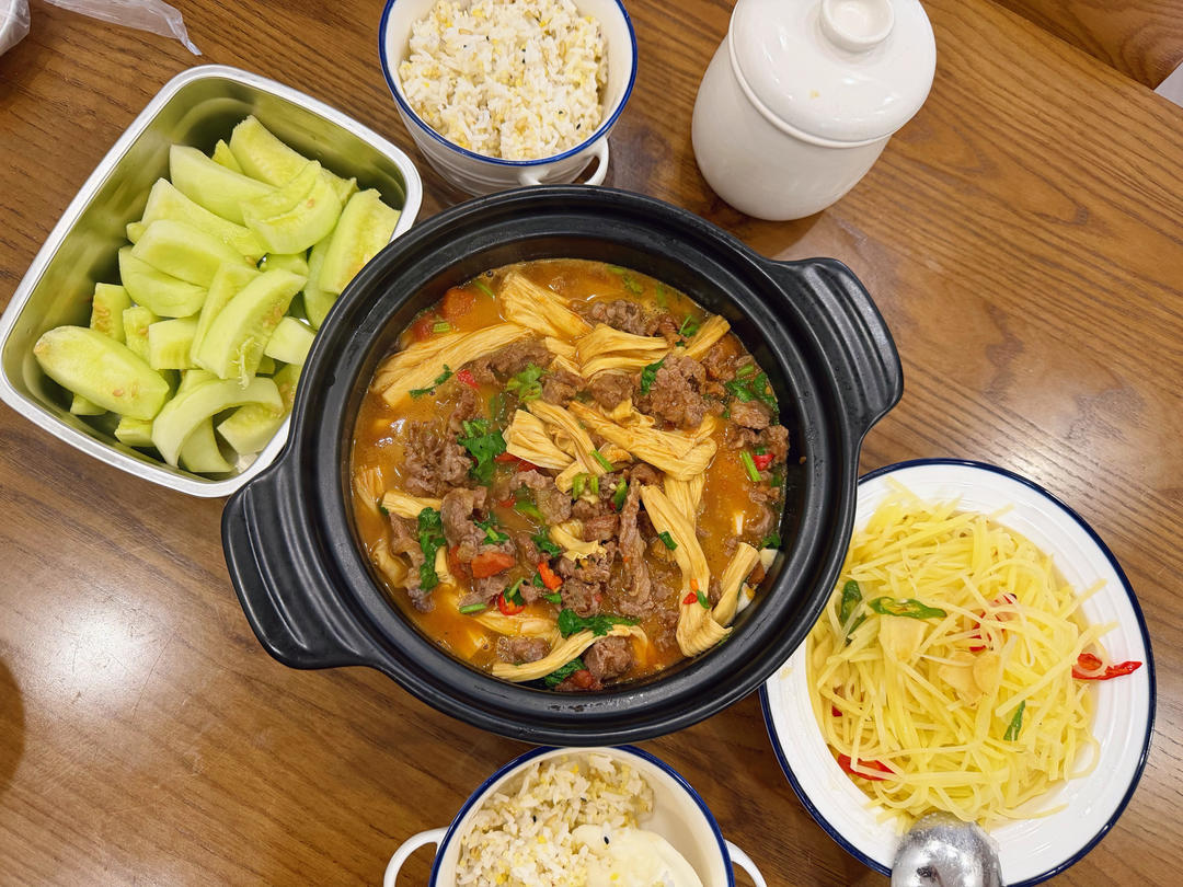 牛肉腐竹番茄煲