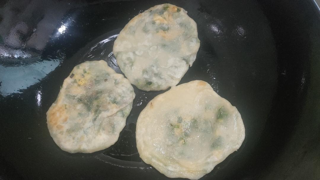 皮薄如纸的韭菜馅饼|免揉面法