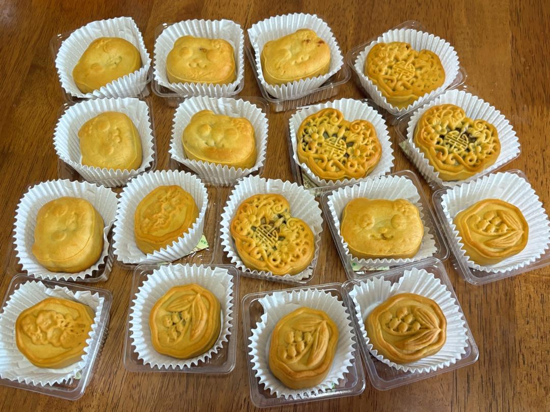 广式月饼—蛋黄莲蓉月饼